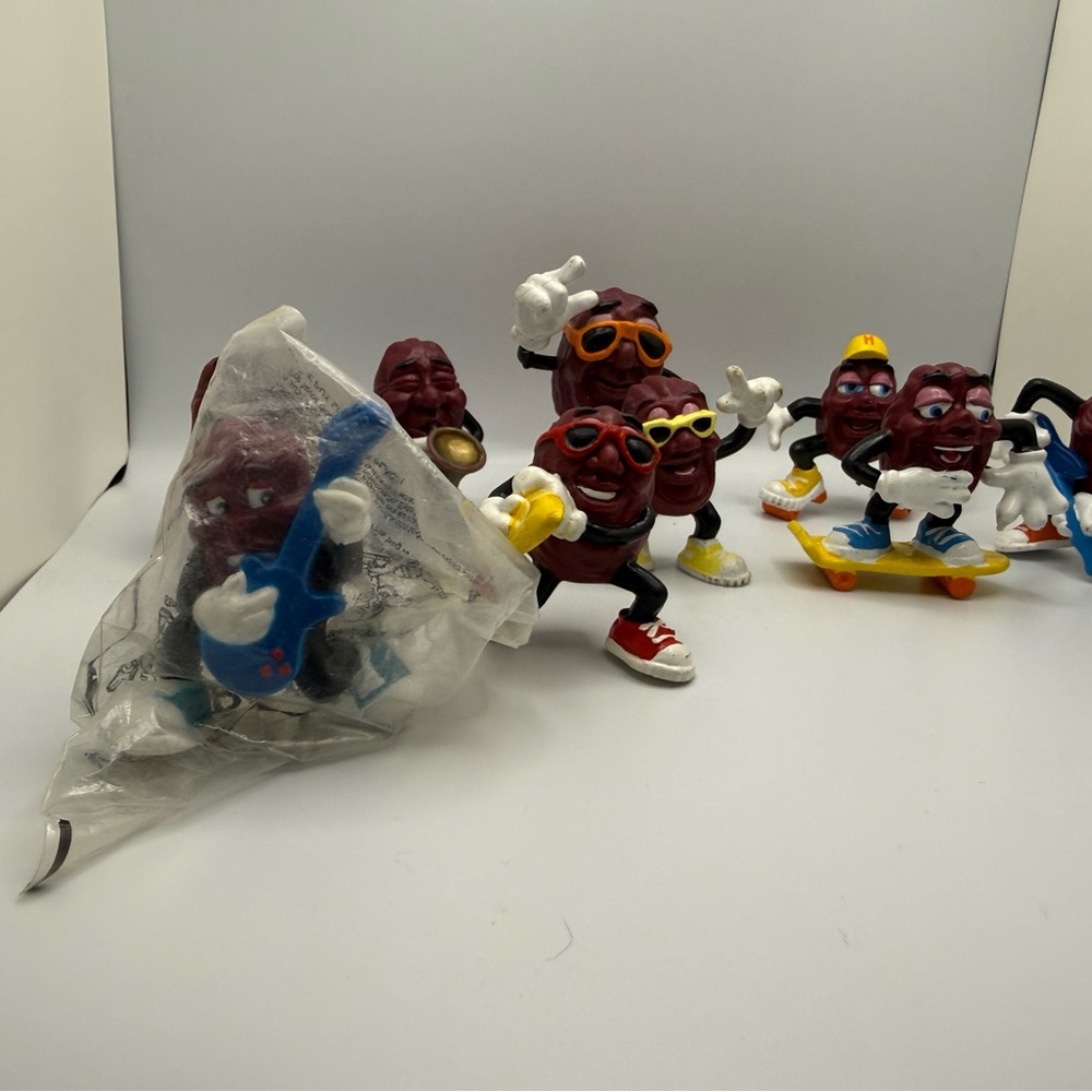 Vintage California Raisins - Picture 2 of 3